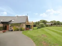 Pentre Barn Hotels in Llantilio Pertholey