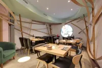 Albergue Revolutum Hostel