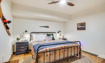 Lake View + Huge Deck: Cozy Possum Kingdom Retreat