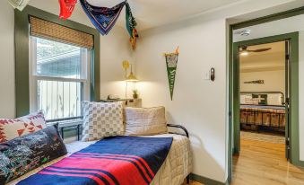 Lake View + Huge Deck: Cozy Possum Kingdom Retreat