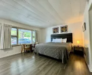 Mount Coolidge Motel - Parking