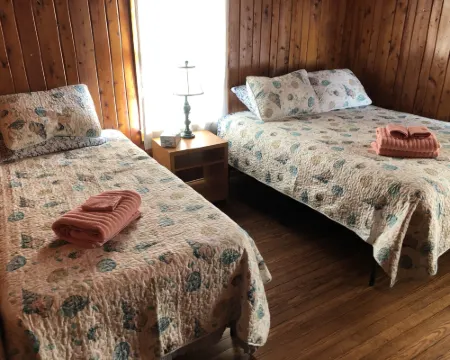 Blackbeard's Retreat - Historic and Pet Friendly 3 Bedroom Cottage by RedAwning Hoteles en Kitty Hawk