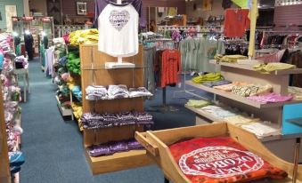 Village West Resort & Hotel