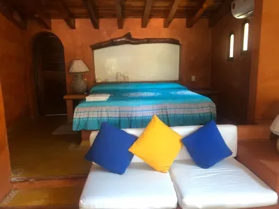 Villa Soleil Hotels near Los delfines