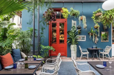 Copper Vine Wine Pub & Inn Hotels in 