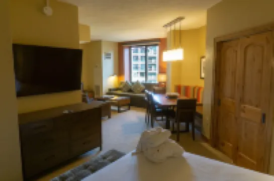 Studio Steps to Red Pine Gondola & Canyons Village