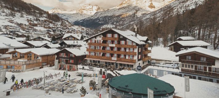 Hotel the Larix Ski-in Ski-Out Hotels in Saas Fee