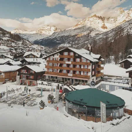 Hotel the Larix Ski-in Ski-Out