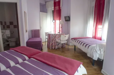 Pensión Blanca B&B Отели в г. Comarca de Leon