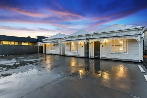 Aloha Central Luxury Apartments