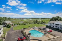 Mariner Resort