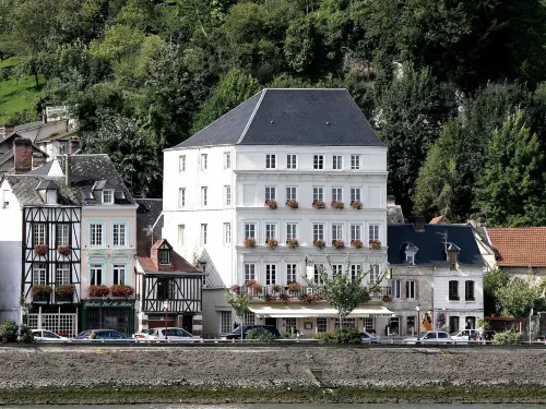 أوتل ريستوران لو بالفيو فنادق في Saint-Aubin-les-Elbeuf