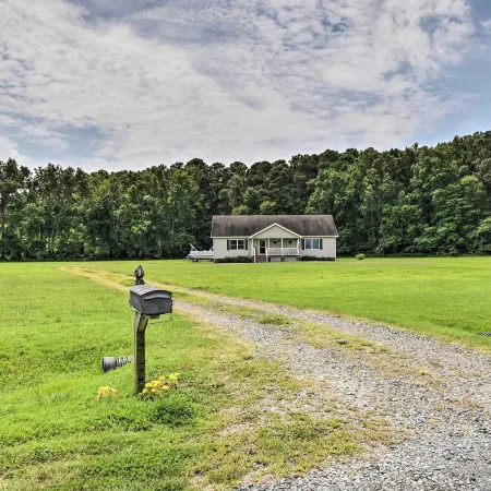Pet-Friendly Woodsy Gem: 1/4 Mi to Chesapeake Bay