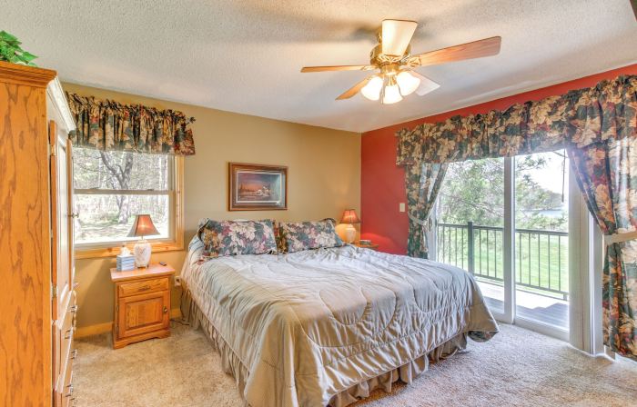 Private Lakefront Emily Home w/ Yard & Fire Pit!