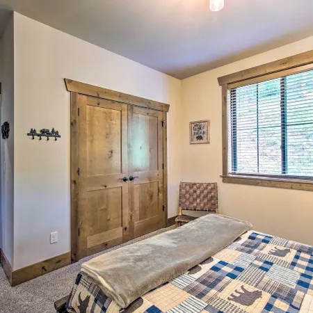 Pool Access: CLE Elum Mtn-View Cabin w/ Game Room
