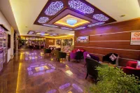 Kleopatra Blue Hawaii Hotel - parking