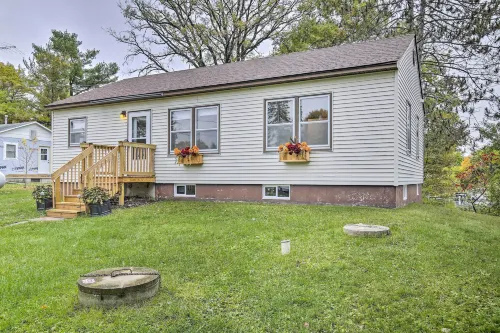 Birchwood Cottage with Red Cedar Lake Access! - 3-Star