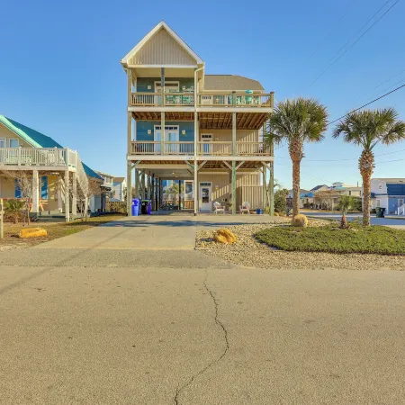 Chic Surf City Retreat w/ Pool < 1 Block to Beach!