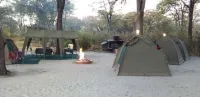 Khwai Mokoro Safaris and Campsites Hotels in Нгамиленд Север