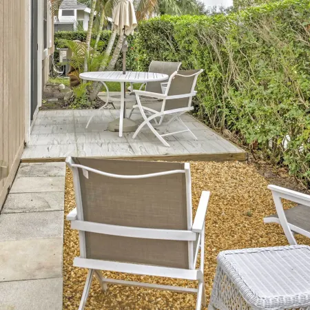 'Sand Dollar' Jenson Beach Home w/ Pool Access!