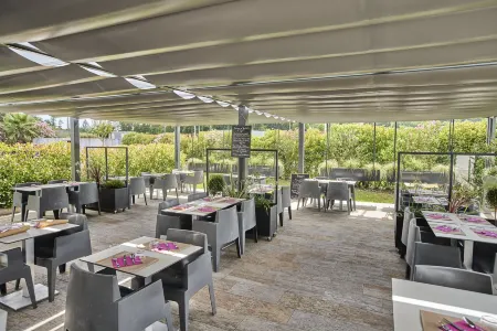 Hotel Loreak Отели в г. Бриску