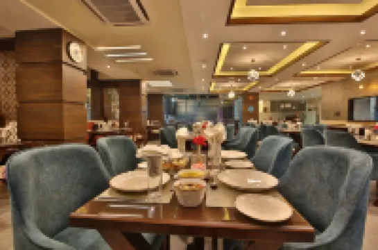 โฮลีวิวาศา