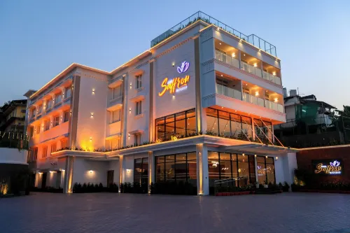 Hotel Saffron Wayanad - breakfast