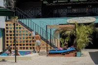 Habitat Surf Glamp - Beach