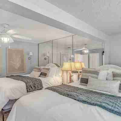 Summer Special! 5 Star Resort w/ Lagoon Pool Tennis GolfCart Kayaks Amenities Rooms