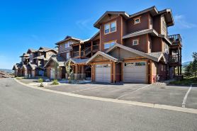 Winter Park Retreat: Mtn Views & Pool Access!