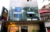 Hotel Windflower Regency Hotel berhampiran Pantai Versova