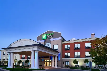Holiday Inn Express & Suites Dieppe Airport Отели в г. Дьеп