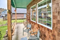 Charming Rockaway Beach House, Walk to Ocean! - 3-Star