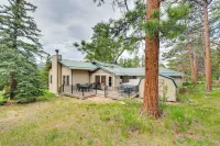 2 Mi to Downtown: Home w/ Hot Tub in Estes Park! - Kitchens