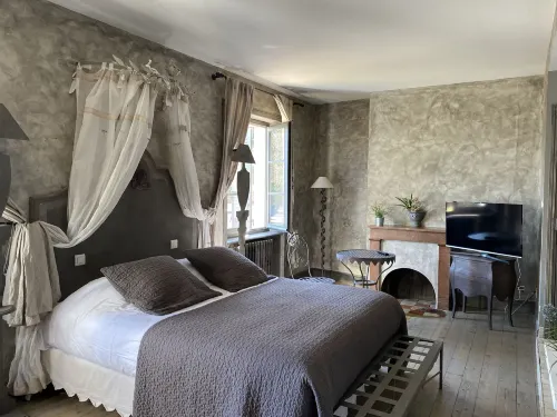 Les Jardins de la Tour Hotels in Condeissiat