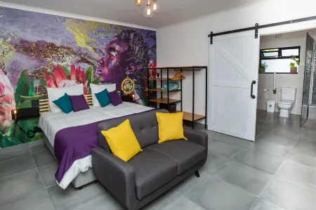 Casa ILanga Guesthouse Отели в г. Сомерсет-Уэст