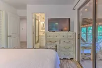 Beautiful Connestee Falls Home w/ Porch in Brevard - parking
