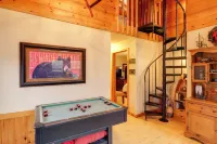 'Creek Bend Escape' w/ Hot Tub + River Views! - 3 tähden