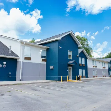 Clarion Pointe-Dillard Near Blue Ridge Mountains