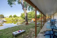 Elegant 5BR w/ Private Pool, Dock and Game Room - 4성급
