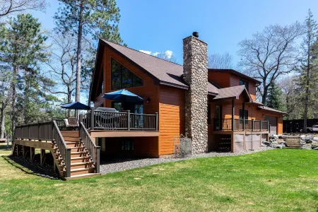 Gorgeous 5 Bedroom Lakefront Property on Eagle Lake--on the Eagle River Chain!