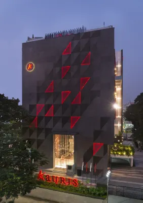 Aauris Hotels near Park Circus 7 Point
