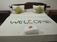 Pura Handa Home Stay Hotels near Kandalama Reservoir