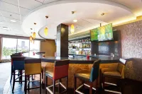 Holiday Inn DES MOINES DTWN - MERCY AREA by IHG - bar