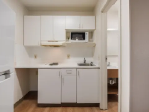 Birch Hill Suites Kansas City - Independence Hotels in Independence