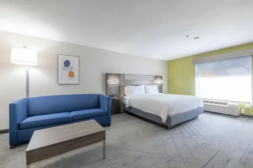 Holiday Inn Express & Suites College Station Hotels in Brazos County