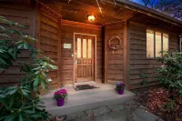 Ideal for family reunions!  5 bedrooms, 3 bathrooms, private beach.