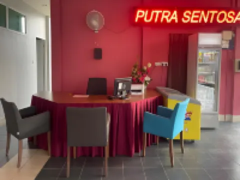 Putra Sentosa Retreat Camp, Sematan โรงแรมในลุนดู