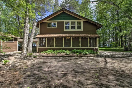 Loon Lake Lodge' w/ Dock, Sauna & Hot Tub! - Homestays