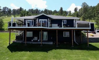 Black Hills Getaway with Hot Tub & Game Room for 18